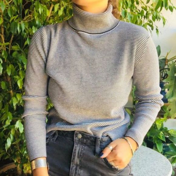 Van Heusen Turtleneck Sweater - Picture 1 of 4